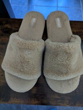 Mukluks Slippers